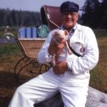 Sören Tevell med Lions griskulting i famnen 